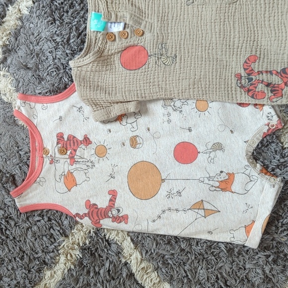 Disney Baby 2 Piece Shorts Jumper Set Size Baby 12 Months Neutral - Picture 3 of 5